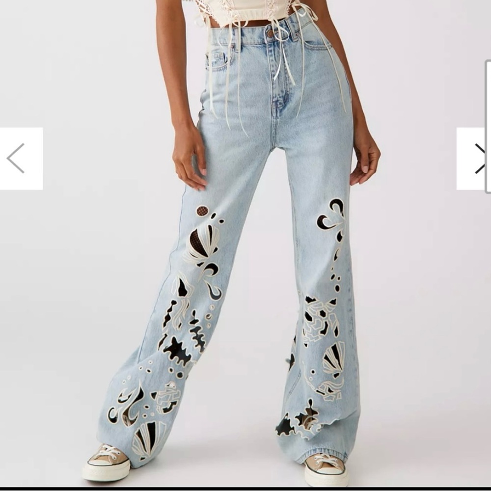 BDG High Waisted Flare Jean Cutout Seascape Size 28 Great Condition